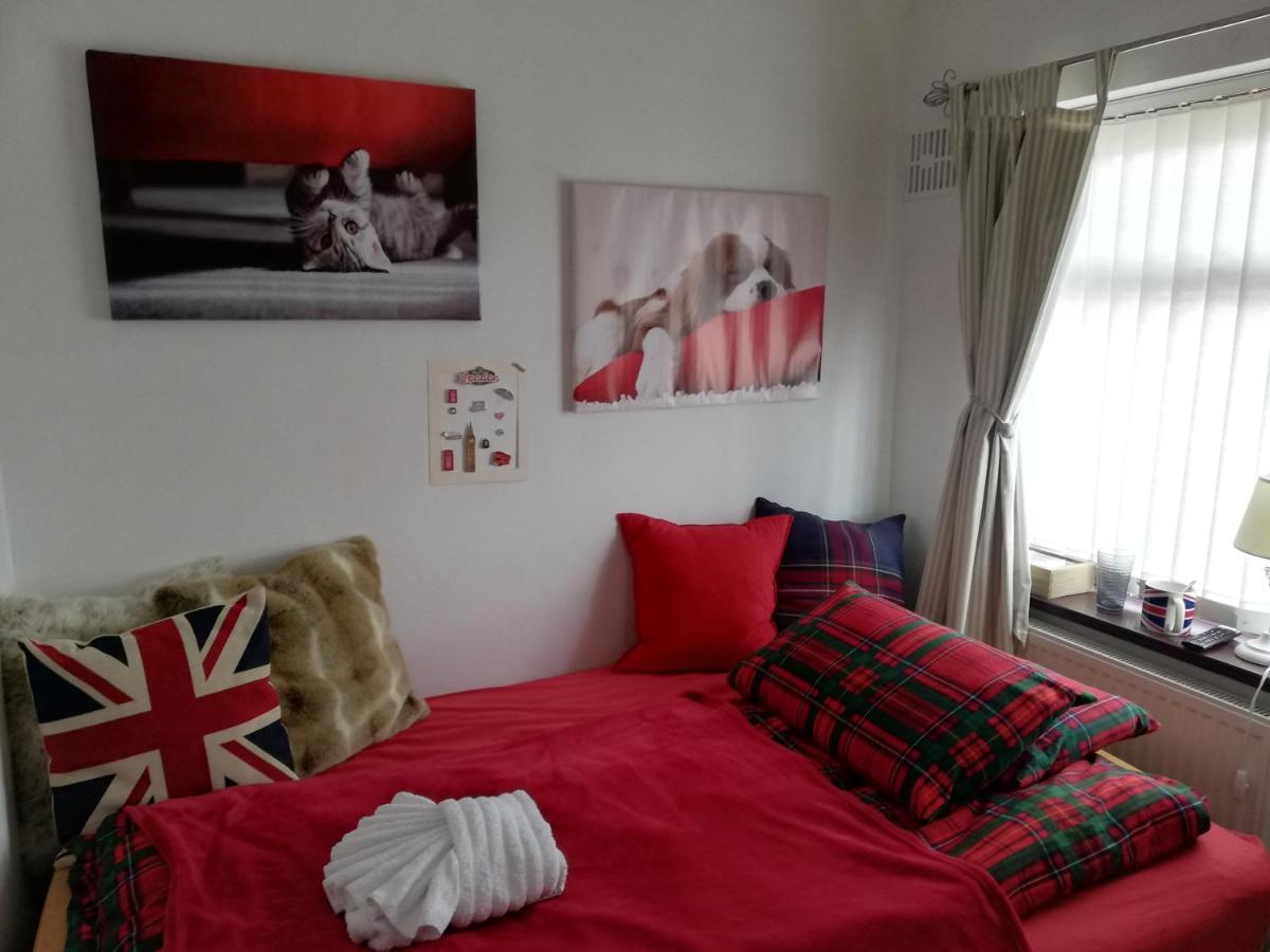 Nice Rooms In Queen House Clay Cross Εξωτερικό φωτογραφία