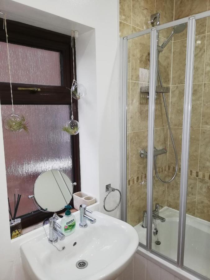 Nice Rooms In Queen House Clay Cross Εξωτερικό φωτογραφία