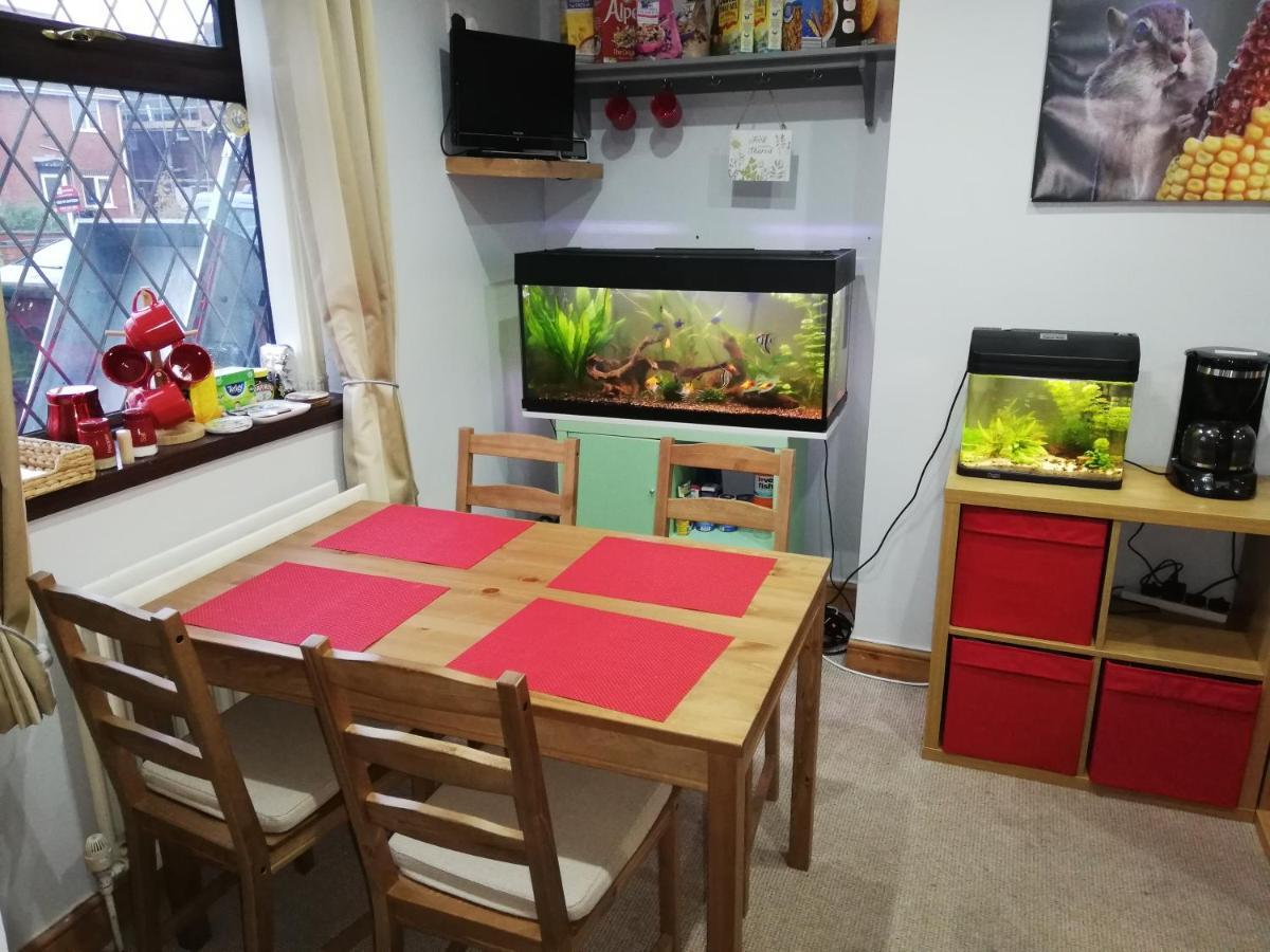Nice Rooms In Queen House Clay Cross Εξωτερικό φωτογραφία